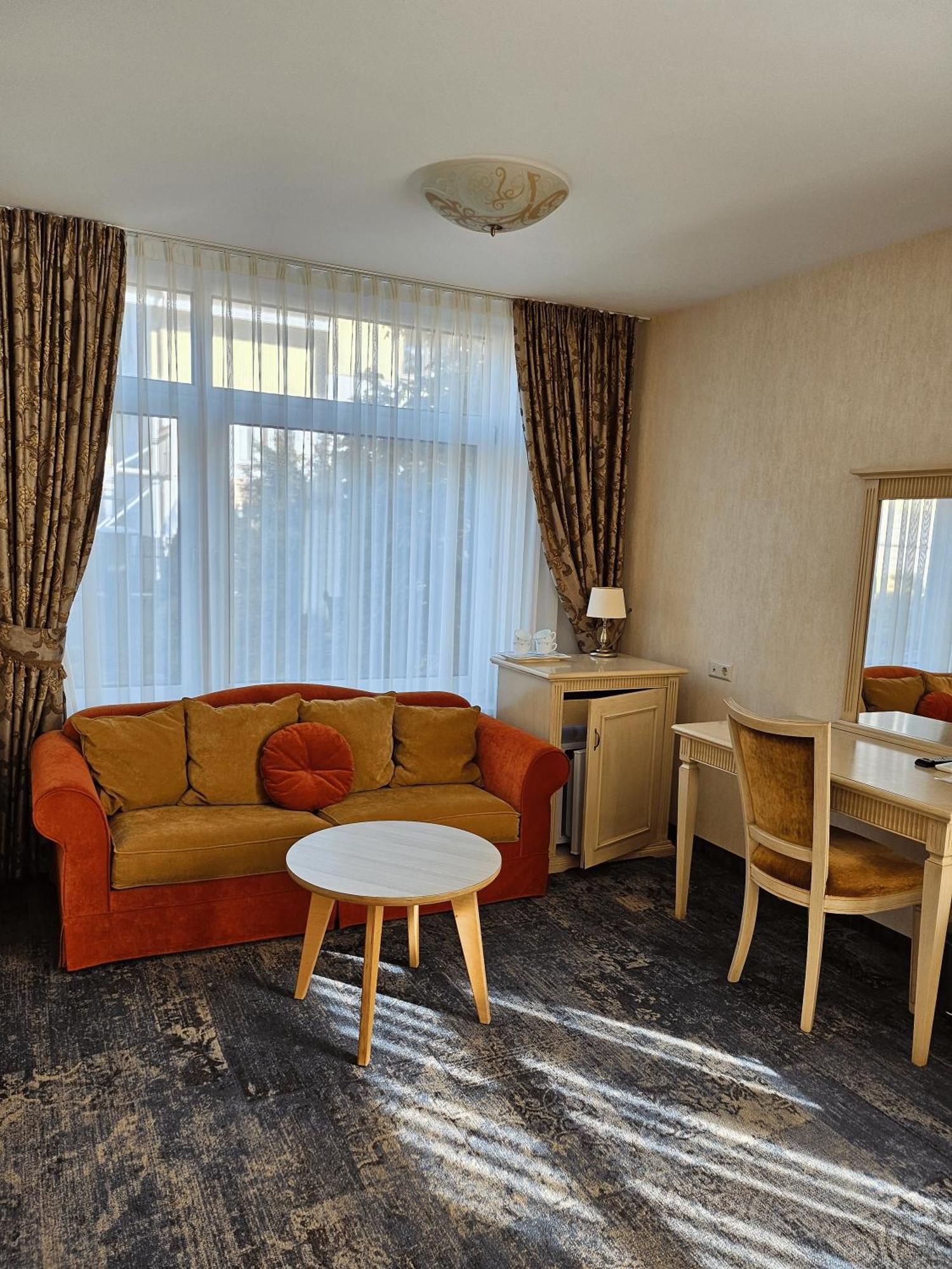Guest House & Villa Astoma Паланга Екстериор снимка